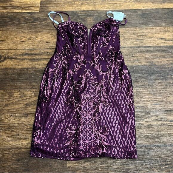 DB studio pattern sequin illusion plunge dress - Picture 3 of 13